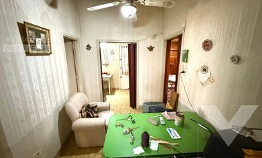 Casa en lote propio en Villa Adelina. 8.66 por 18.10 mts-