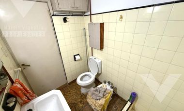 Casa en lote propio en Villa Adelina. 8.66 por 18.10 mts-