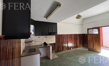 Alquiler de PH 2 ambientes con patio en Wilde