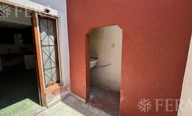 Alquiler de PH 2 ambientes con patio en Wilde