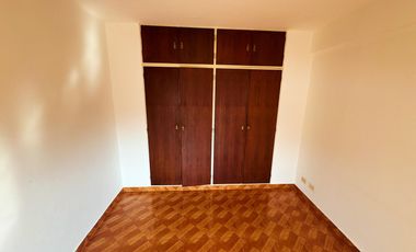 Departamento con cochera en alquiler