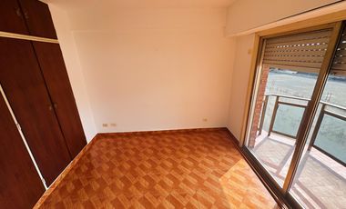 Departamento con cochera en alquiler