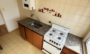 Departamento con cochera en alquiler