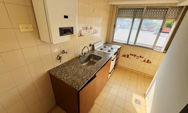 Departamento con cochera en alquiler