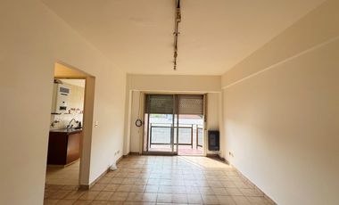 Departamento con cochera en alquiler