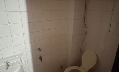 Departamento en  pleno centro,ideal para oficina,consultorio y/o vivienda.-