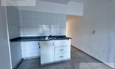 DEPARTAMENTO/DOS AMBIENTES/COCHERA