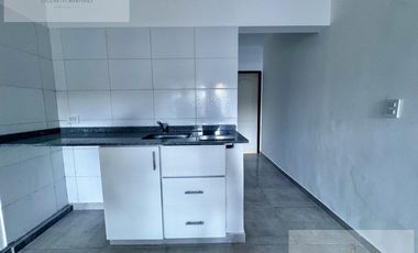 DEPARTAMENTO/DOS AMBIENTES/COCHERA