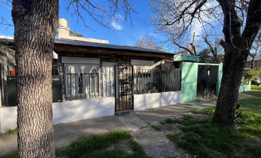 Venta Casa americana techo de losa ideal ampliación