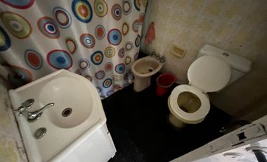 Venta Casa americana techo de losa ideal ampliación