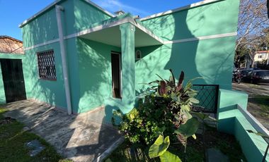 Venta Casa americana techo de losa ideal ampliación