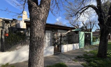 Venta Casa americana techo de losa ideal ampliación