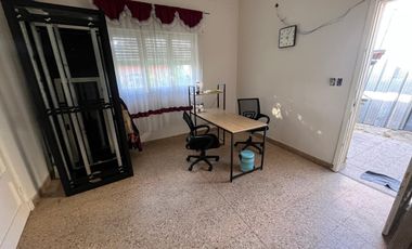 Venta Casa americana techo de losa ideal ampliación