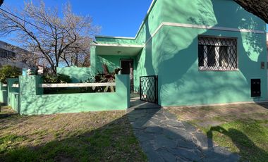 Venta Casa americana techo de losa ideal ampliación