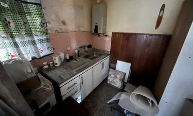 Venta Casa americana techo de losa ideal ampliación