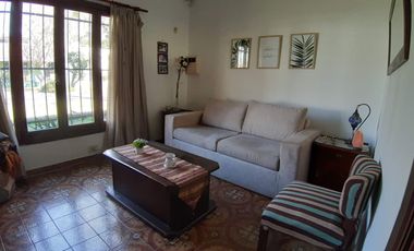 Casa 4 AMBIENTES A 5 CUADRAS DE LA ESTACION DE MARMOL