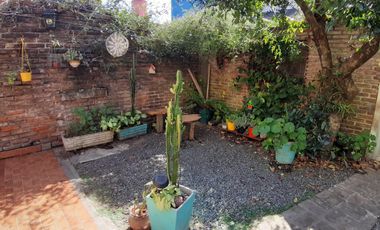 Casa 4 AMBIENTES A 5 CUADRAS DE LA ESTACION DE MARMOL