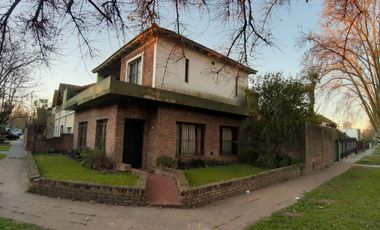 Casa 4 AMBIENTES A 5 CUADRAS DE LA ESTACION DE MARMOL