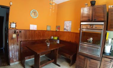 Casa 4 AMBIENTES A 5 CUADRAS DE LA ESTACION DE MARMOL