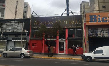 Depósito/Galpón de 1029 mtrs en Av. Castro Barros al 300