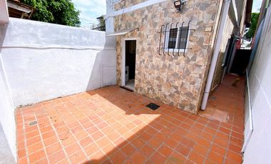 Casa - San Isidro en alquiler - Con patio propio