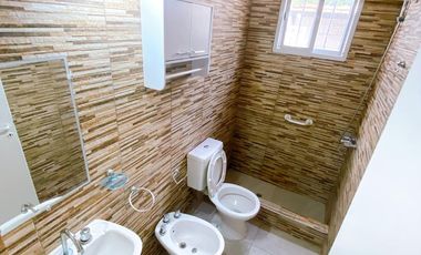 Casa - San Isidro en alquiler - Con patio propio