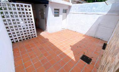 Casa - San Isidro en alquiler - Con patio propio