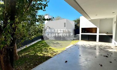 3 Dorm - Complejo C/Seg - Cale.Central - Alquiler - Casa - La Carolina