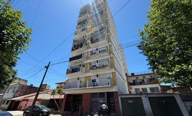 Departamento en Wilde tres ambientes en alquiler