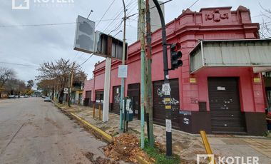 Edificio Comercial en excelente ubicación (3 locales de negocio) s/Av. Alte Brown y Eva Perón