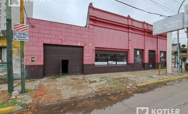 Edificio Comercial en excelente ubicación (3 locales de negocio) s/Av. Alte Brown y Eva Perón