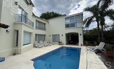 Casa en venta y alquiler en Santa María de Tigre