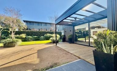 EDIFICIO DE OFICINAS LOMAS DE SAN ISIDRO