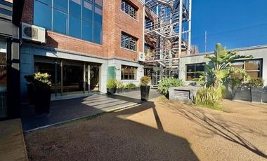 EDIFICIO DE OFICINAS LOMAS DE SAN ISIDRO