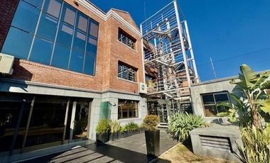EDIFICIO DE OFICINAS LOMAS DE SAN ISIDRO