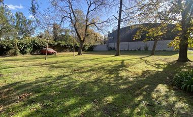 Importante Fracción de 7000 m2 con Piscina