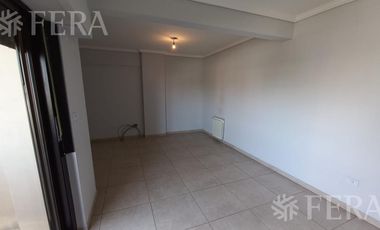 Alquiler departamento 2 ambientes con balcón en Wilde