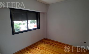 Alquiler departamento 2 ambientes con balcón en Wilde