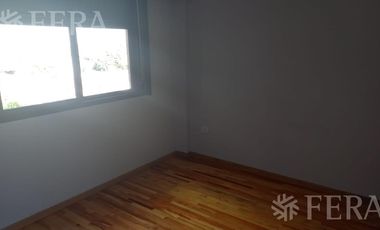 Alquiler departamento 2 ambientes con balcón en Wilde