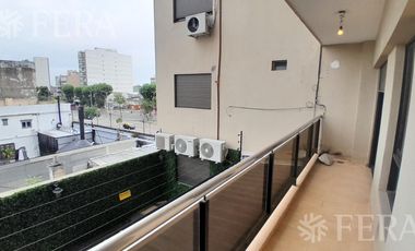 Alquiler departamento 2 ambientes con balcón en Wilde