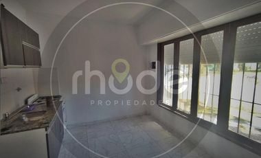 Casa a 400 metros del mar en Mar de Ajo - Sarmiento y Mitre