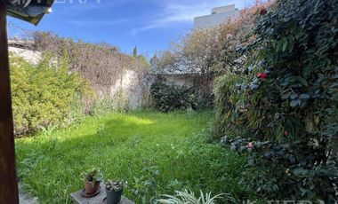 Venta Casa 4 ambientes con cochera y fondo con quincho en Bernal