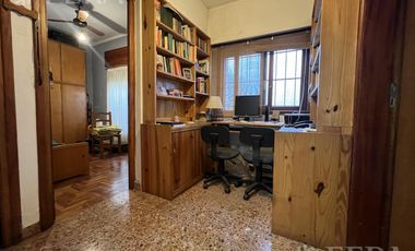 Venta Casa 4 ambientes con cochera y fondo con quincho en Bernal