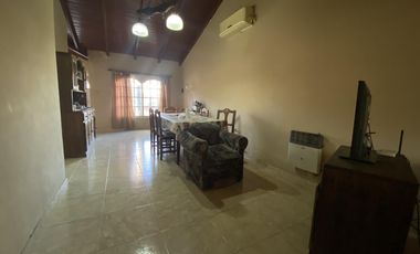 VENTA CASA 3 DORMITORIOS EN ROLDAN