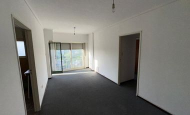 Departamento de 3 Ambientes en Pleno Centro de Monte Grande!!!!