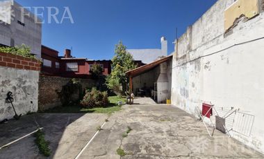 Venta casa multifamiliar con cochera en Villa Dominico