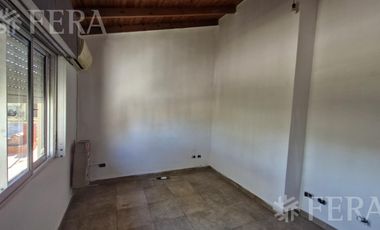 Venta casa multifamiliar con cochera en Villa Dominico