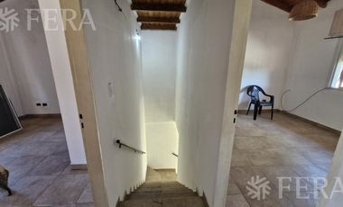 Venta casa multifamiliar con cochera en Villa Dominico