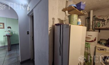 Venta casa multifamiliar con cochera en Villa Dominico