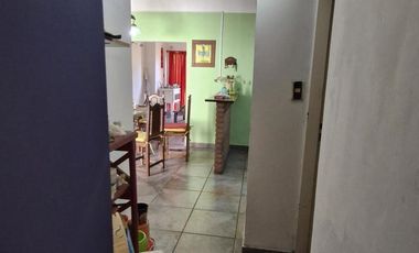 Venta casa multifamiliar con cochera en Villa Dominico